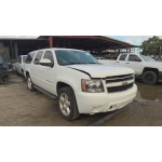 Used 2007 Chevrolet Suburban Parts Car - White with black interior, 8-cylinder engine, automatic transmission